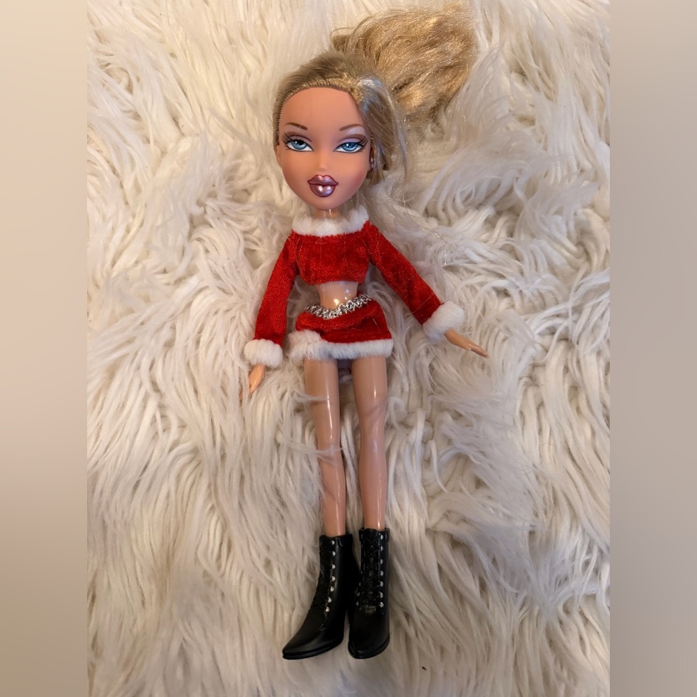 Bratz holiday Chloe - Picture 1 of 7